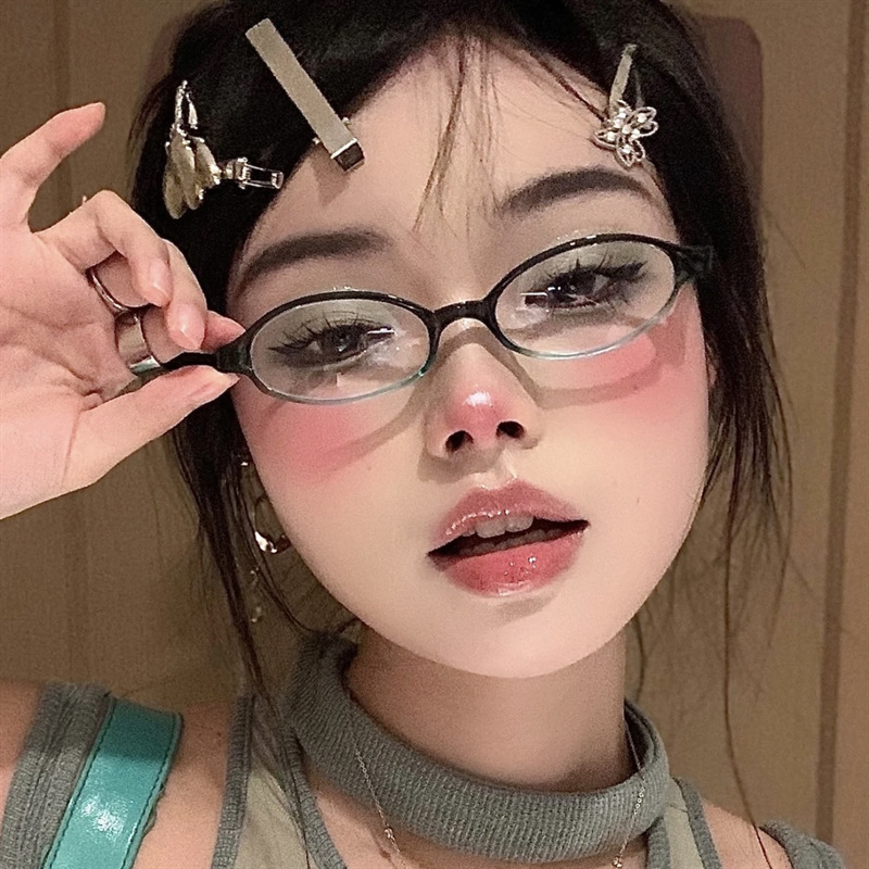 Y2g hot girl Japanese and Korean retro small oval gradient green glasses frame personality anime concave shape plain glasses female fashion shot