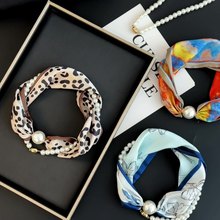 高级感新款珍珠锁骨项链女款磁吸扣丝巾春夏洋气穿搭印花丝巾领巾