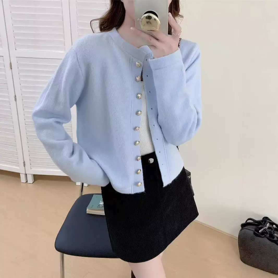 高级感气质金属扣针织打底衫女秋冬小香风小众显瘦洋气开衫上衣潮