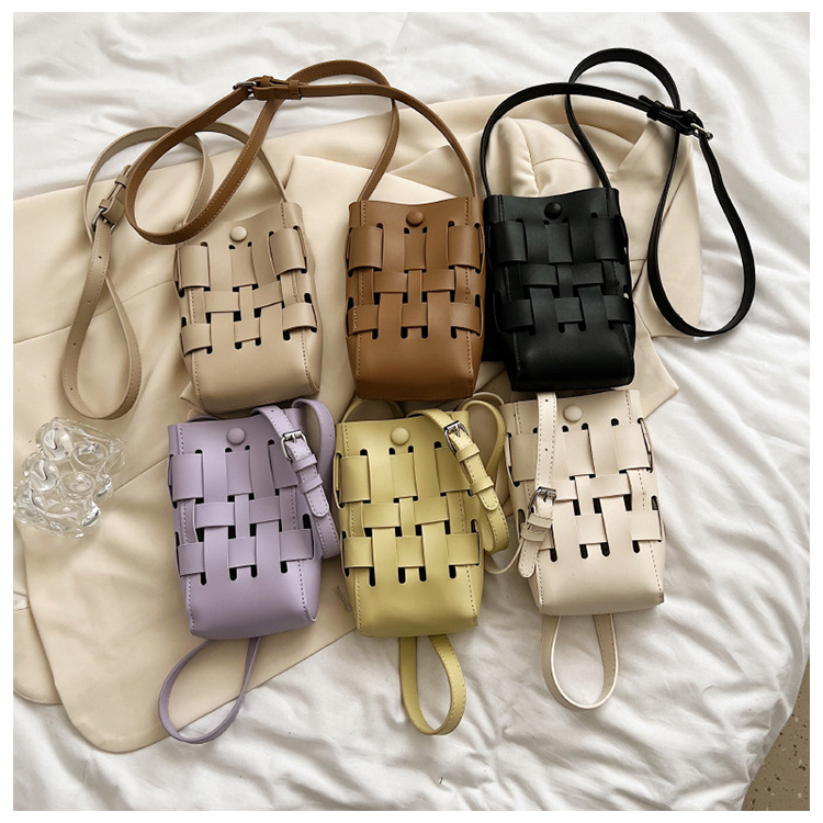 Mujeres Mini Cuero Sintético Color Sólido Básico Hebilla Magnética Bolsas De Hombro display picture 9