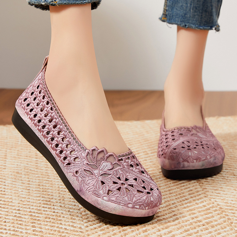 Zapatos de verano para mujer nuevo estilo suela suave sin pies cansados zapatos Hanfu viejos zapatos de tela de Beijing zapatos de madre zapatos Hanfu al por mayor