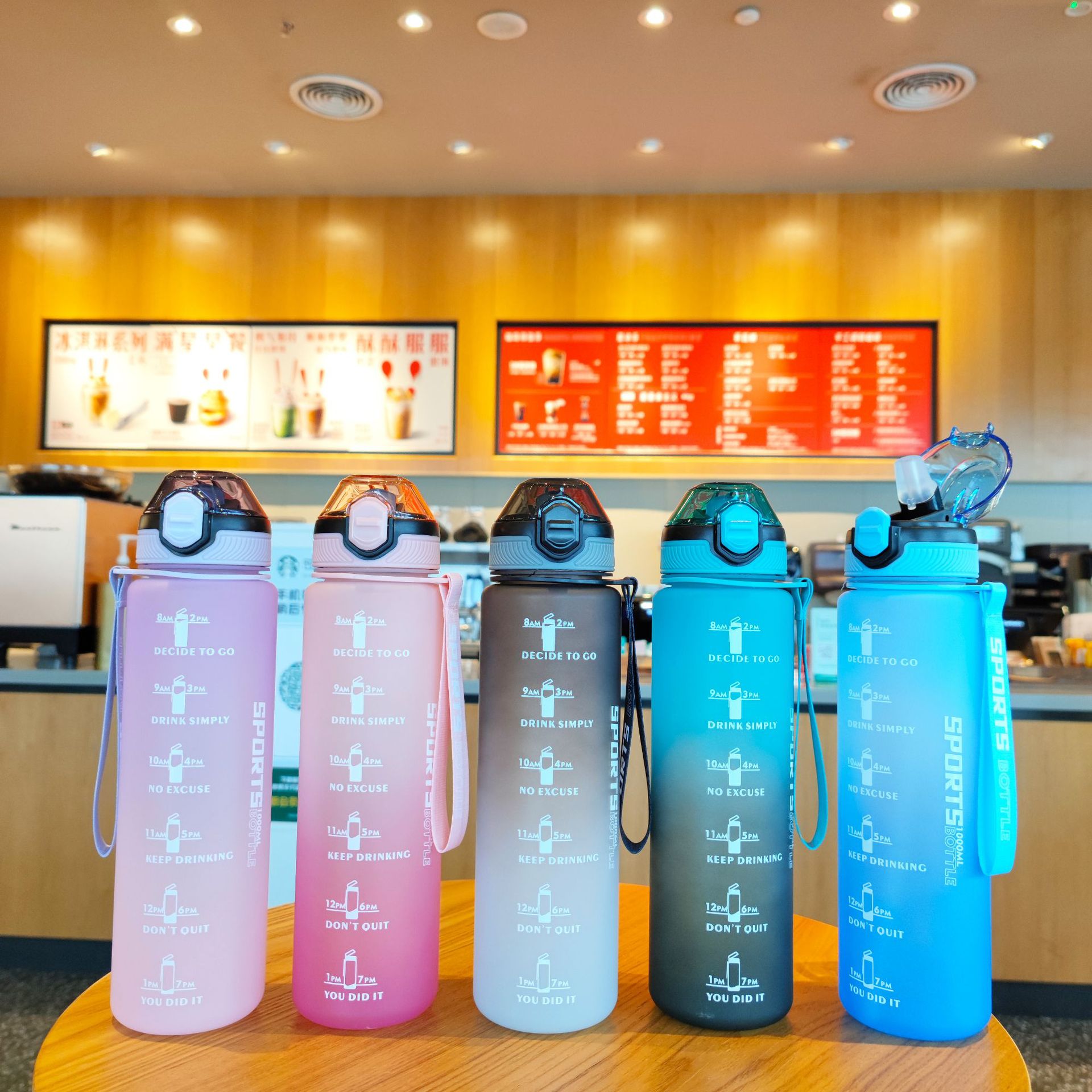 Nuevo gradiente de color esmerilado taza de agua de gran capacidad botella de agua de plástico cuerda portátil pato paja deportes taza al por mayor