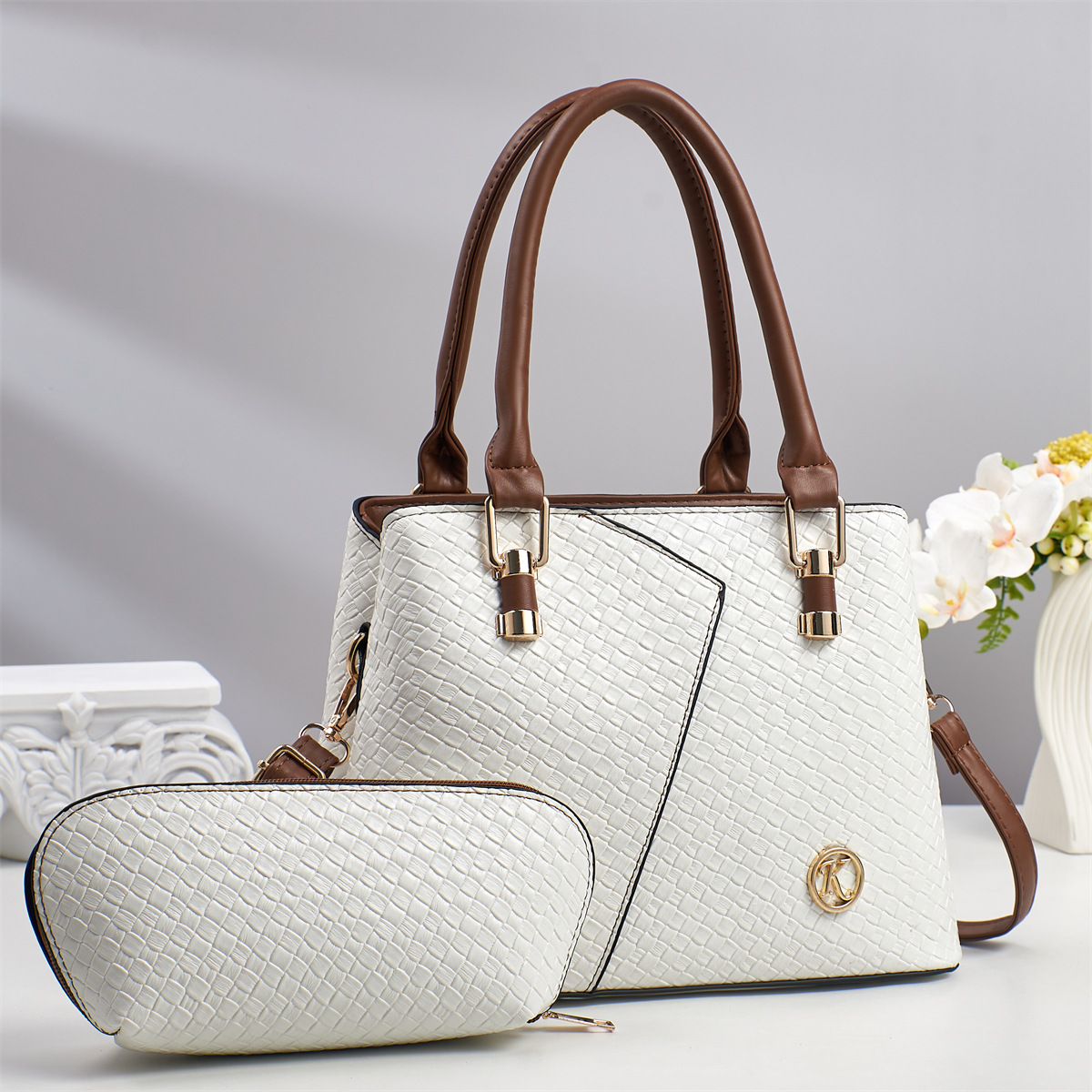 2025 nuevo bolso de mujer portátil transfronterizo de gran capacidad moda cuero brillante patrón de serpiente costura bolso de un solo hombro