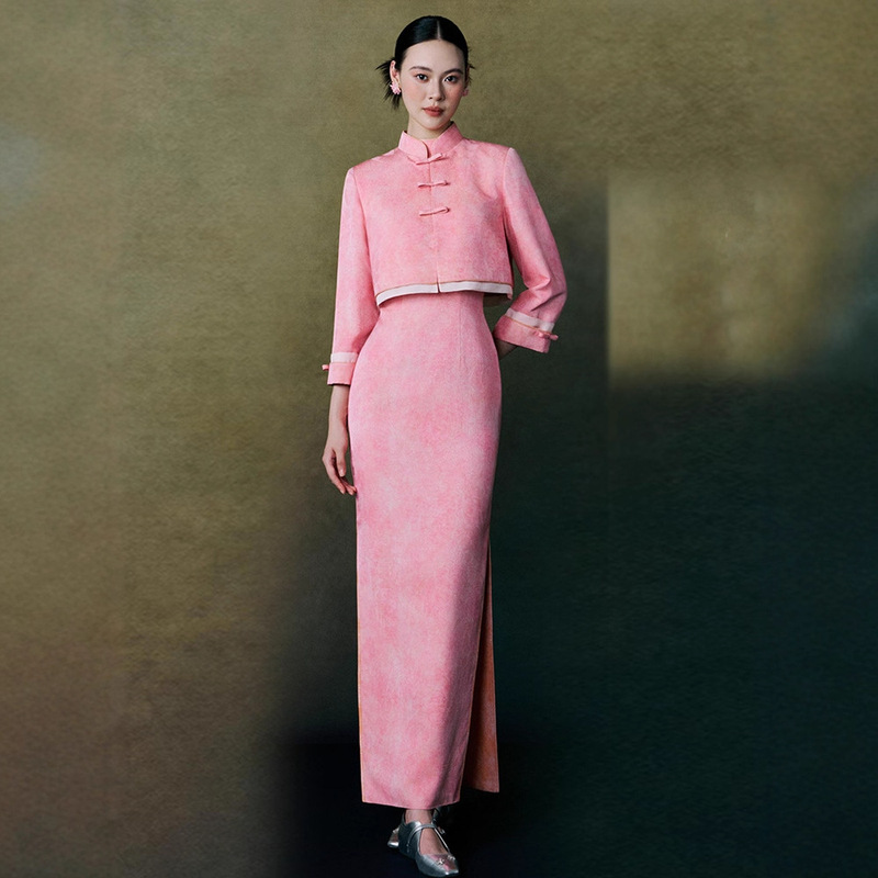 New Chinese Style Morning Dress for Female Bride, Pink Morning Robe, Toast Suit, Elegant Cheongsam Design, Toast Suit New Chinese Style Morning Dress for Female Bride, Pink Morning Robe, Toast Suit, Elegant Cheongsam Design, Toast Suit