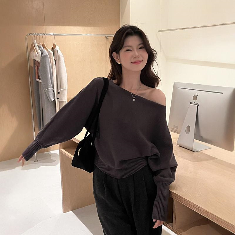 卡其色心机纯欲风一字肩露肩针织衫女早秋高级感慵懒毛衣内搭上衣|undefined