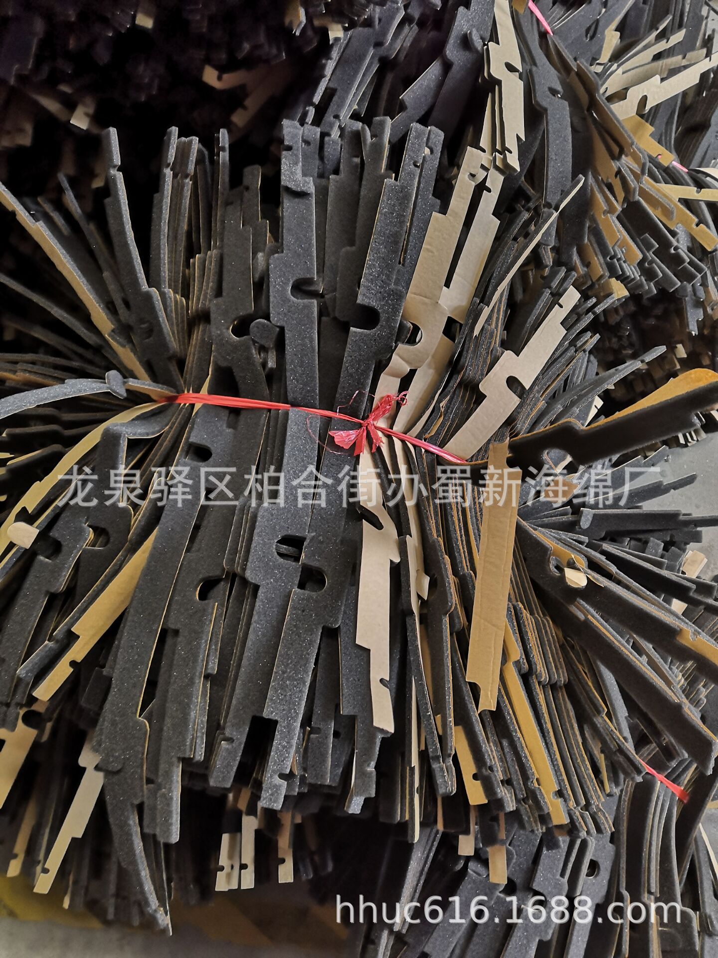 供应异形自粘聚氨酯海绵条/软质密封防尘海绵条/背胶PU防尘海绵条