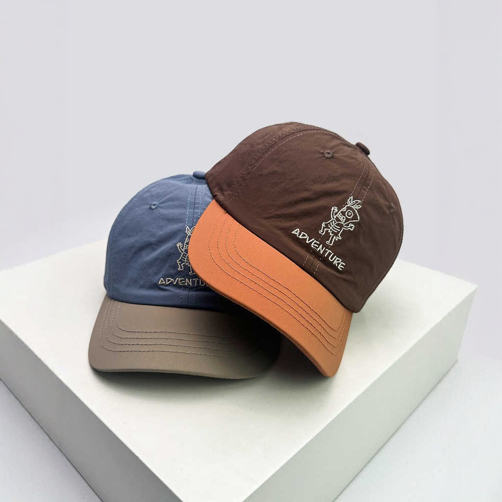 Primavera y verano nuevo estilo japonés bordado letras de dibujos animados sombrero de béisbol de color masculino y femenino sombrero de sombra retro lindo pato