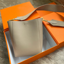 �¿�Ůʿ�����n�漃ɫ���玧ˮͰ��togoţƤŮ����̖�μ�б�����