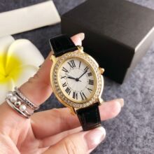 �p���yɫ�M�Ů��E�A�_�R�r�˰�ɫƤ��ʯӢ�탞�Ÿ߼����