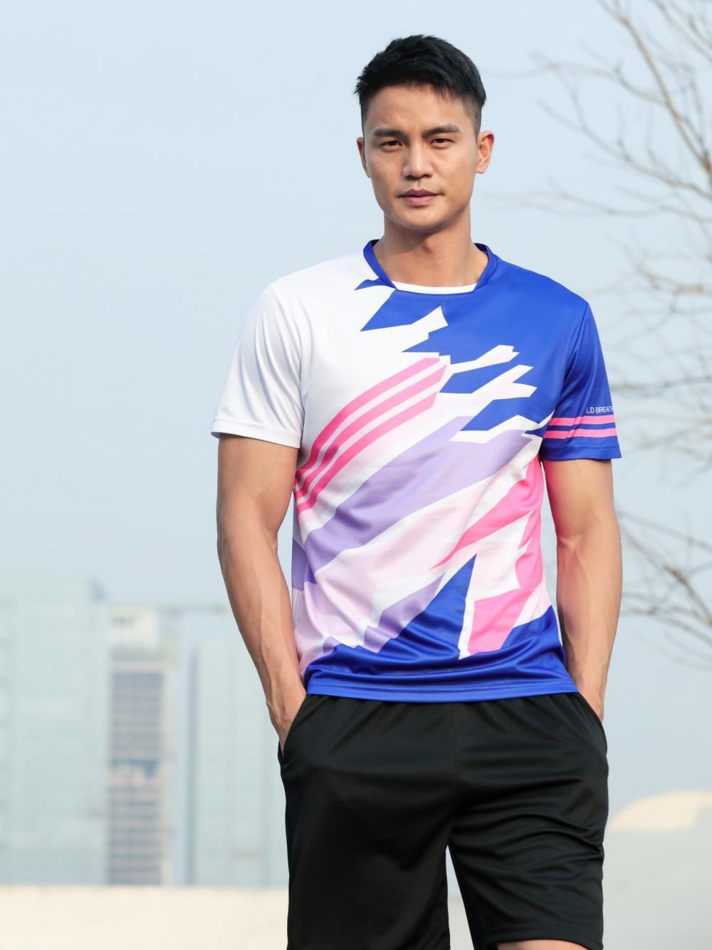 Nuevo tipo de chaqueta de bádminton de mesa de secado rápido chaqueta de bádminton transpirable hombre chaqueta deportiva de mangas cortas chaqueta de mesa de pluma puede imprimir logotipo
