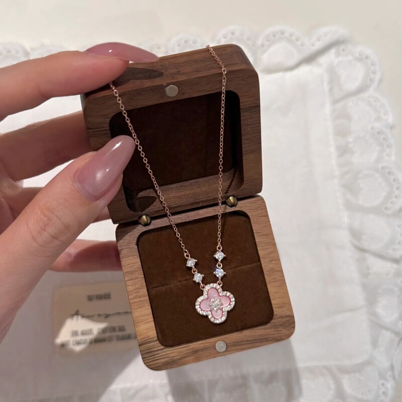 ネットセレブ人気ピンク四つ葉の花ペンダントネックレスハイエンドライトラグジュアリーシンプルリングブレスレットイヤリングネックレスセット|undefined