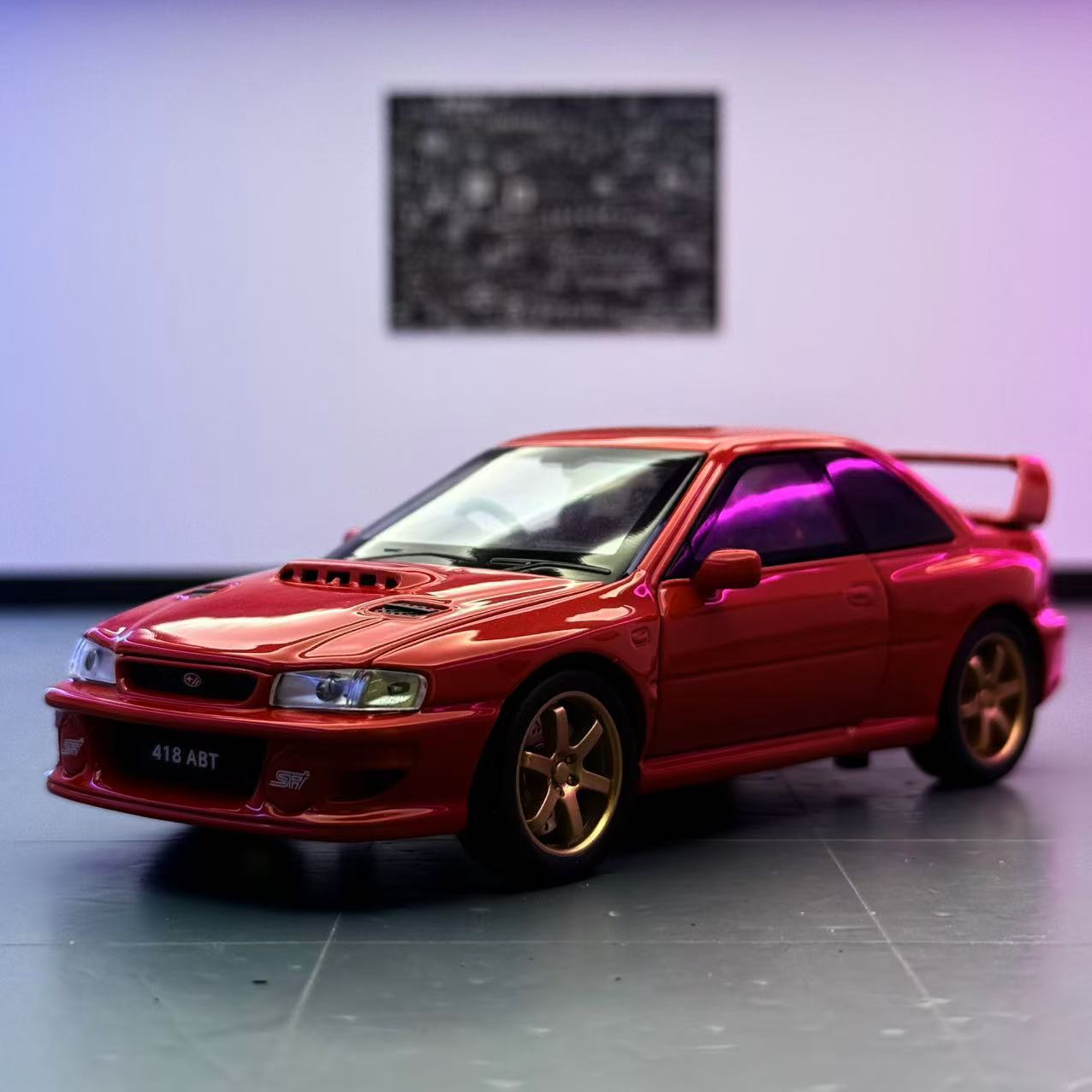 Zhongyuan Xinghe Gold Car Model 1:32 Subaru Impreza Sports Car con retroceso Modelo de efecto de sonido de coche de juguete Adornos