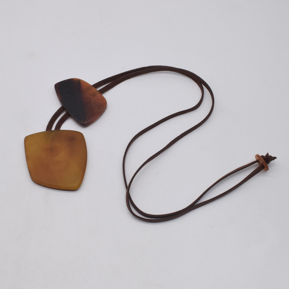 Cord String Chain Type 1 Piece Quantity Simple Style Geometric Resin Rope Cord String Pendant Necklaces Wholesale