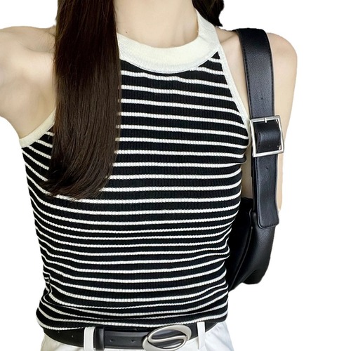 Korean simple, versatile and high-end contrasting striped halter neck sweater, new slim fit, slimming and age-reducing vest top