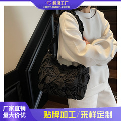クロスボーダー 2025 クラウドバッグニッチデザインプリーツショルダーバッグ女の子かわいい質感バブル脇の下バッグトートバッグ