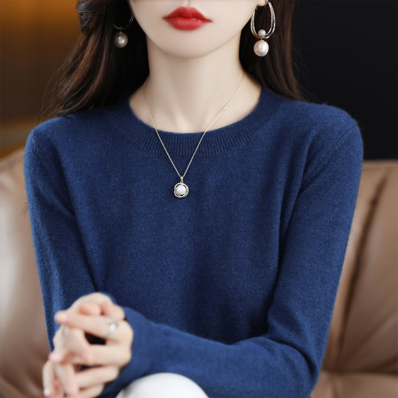 Suéter de cuello redondo para mujer, otoño/invierno 22, tejido de punto, color sólido, manga larga, estilo fino, capa base corta, moderno y versátil. image 22