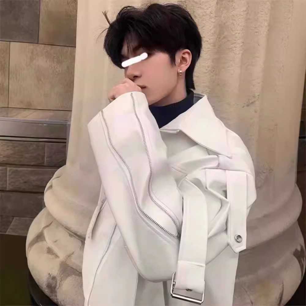 ragazzo in pelle alla moda per uomo, stile di strada europeo e americano autunnale, design di nicchia per moto J, pantaloncini di marca alla moda_voghion.com