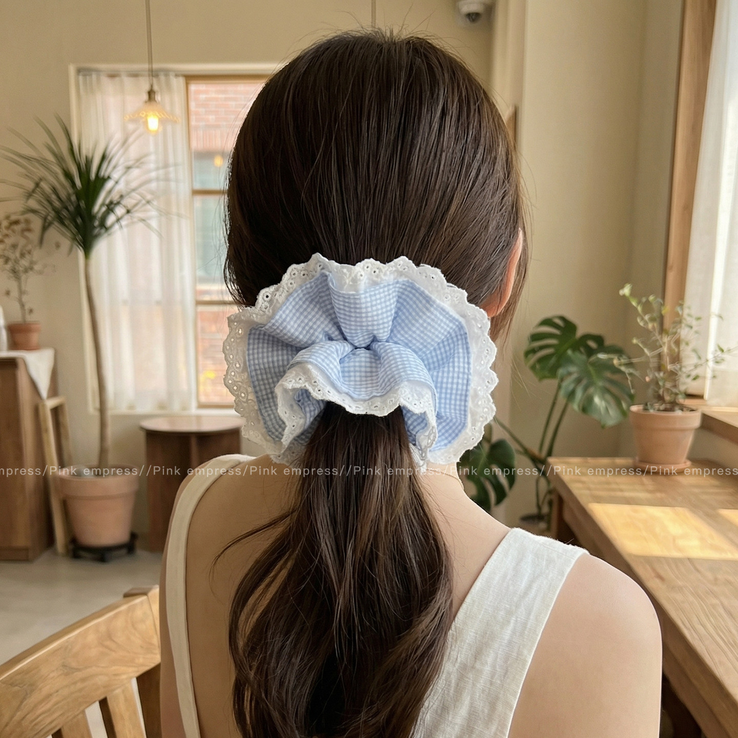 Nuevo scrunchie de encaje multicapa 2026 para mujer, lazo para el pelo de alta gama, accesorio suave para el cabello estilo coreano.