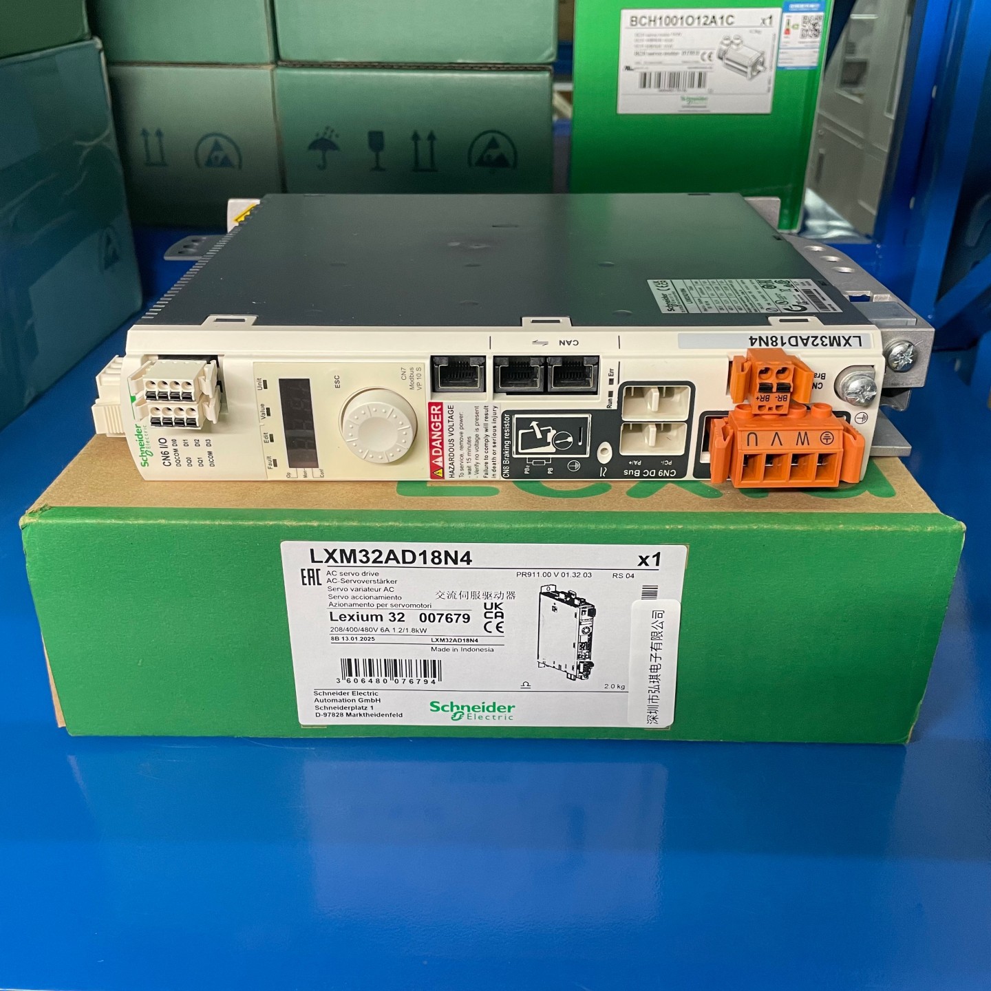 LXM32AD18N4 LXM32A 驱动器 18A RMS 峰值电流 3相 480V