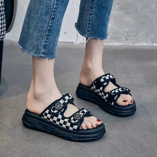 L016 slippers black