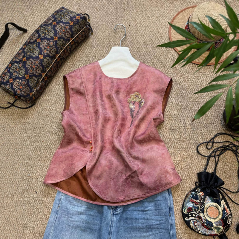Three-Color New Chinese-Style Silk Red Cloud Gauze Embroidered Sleeveless Top 2026 Summer Design Irregular Buttoned Round-Neck Shirt Three-Color New Chinese-Style Silk Red Cloud Gauze Embroidered Sleeveless Top 2026 Summer Design Irregular Buttoned Round-Neck Shirt