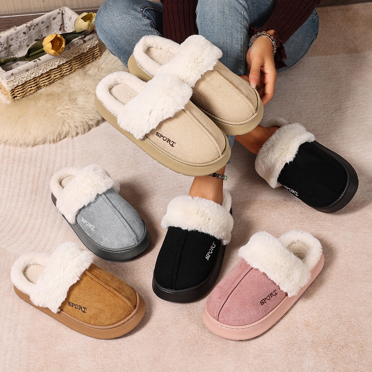 Zapatos de algodón en invierno, nuevas zapatillas de algodón de moda de peluche, zapatillas de algodón para hombres y mujeres, arrastre de algodón térmico y antideslizante en interiores al por mayor