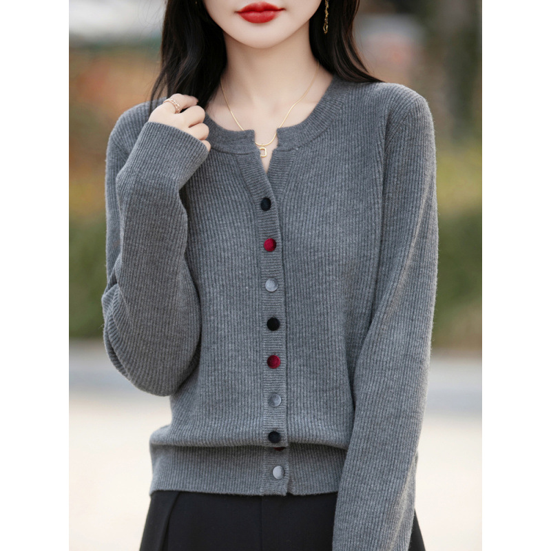 Suéter de cuello en V de hebilla de color exquisito Cardigan para mujeres 2025 único super hermoso nuevo chaqueta de punto de primavera image 1