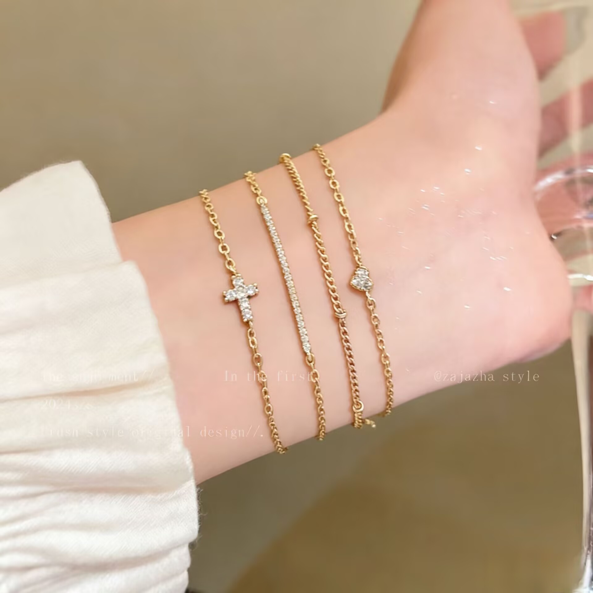 Minimalist Layered Bracelets Stackable Lightweight Jewelry_voghion.com