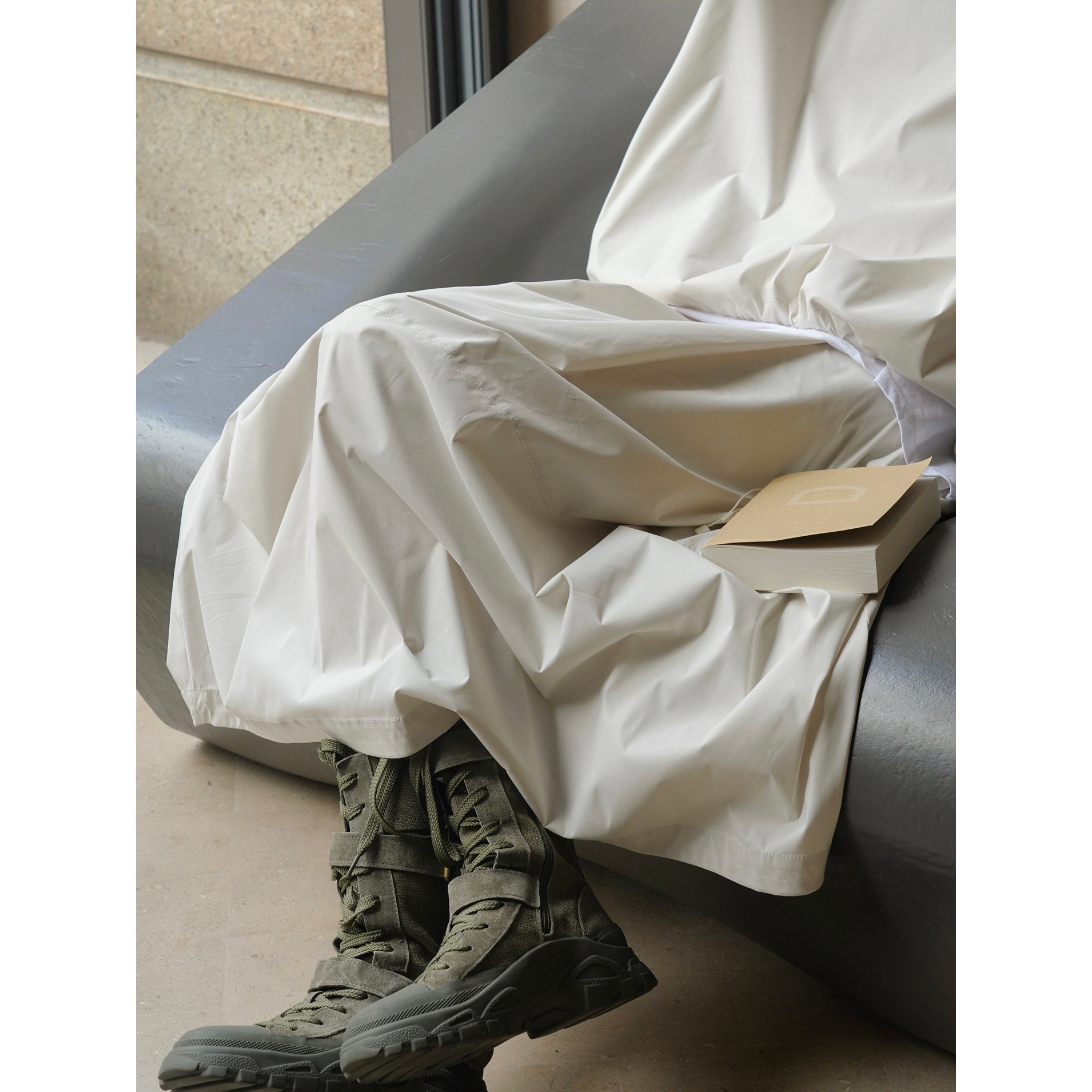 New Japanese Style Casual Design Style Asymmetrical Pleated Elastic Waist Skirt Loose Silhouette A-Line Skirt for Women