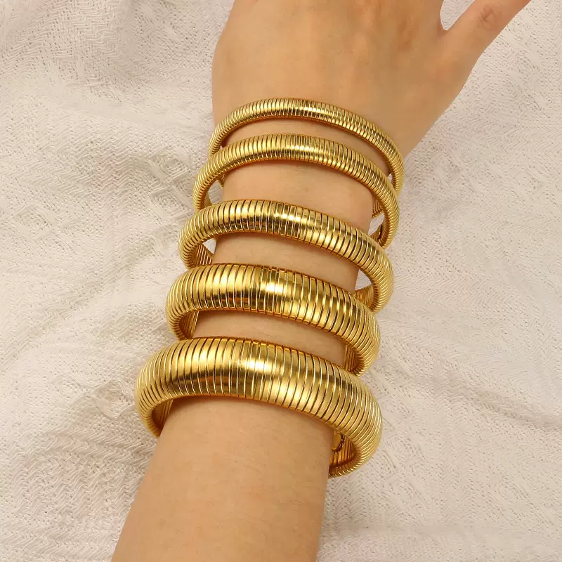 欧美弹力钛钢手镯不掉色个性高级感手链时尚女手饰朋克手环批发