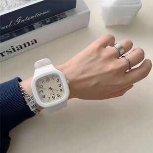 �W���ֱ������п�ԇ���sinsʯӢ��r�и��ֵ����ҹ�������ͬ��