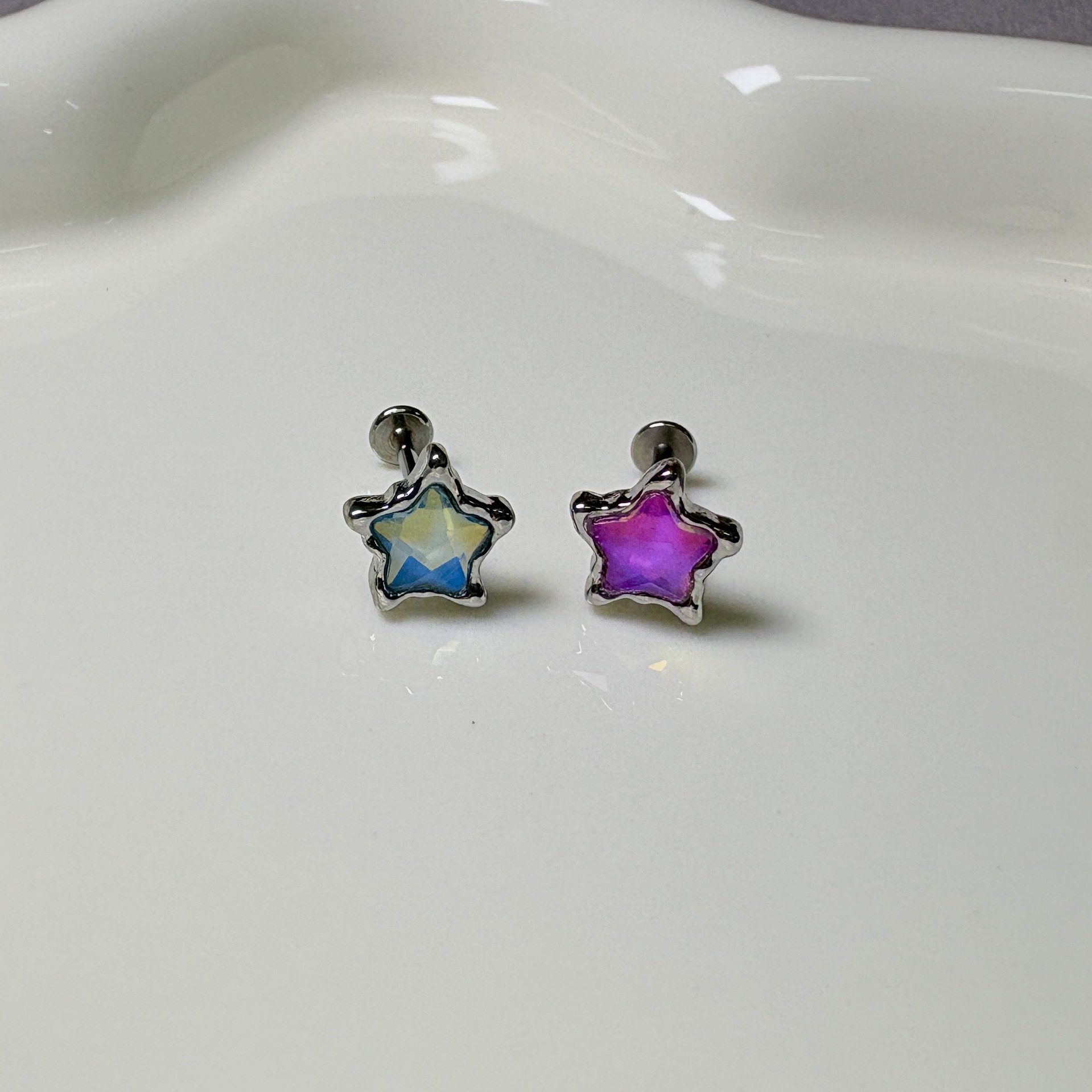 Silver pointed spike labret stud material detail