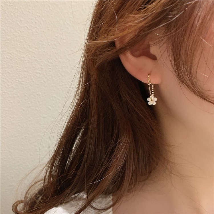Korean version of flower zircon long earrings women's new fashion high-end temperament fashion ear buckle Yiwu ear jewelry wholesale