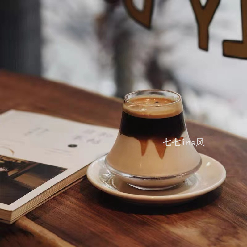 Single-item coffee cups: latte glasses, cold-drip coffee cups, whiskey glasses, beverage cups, and Instagram-worthy glass cups for trendy cafes.