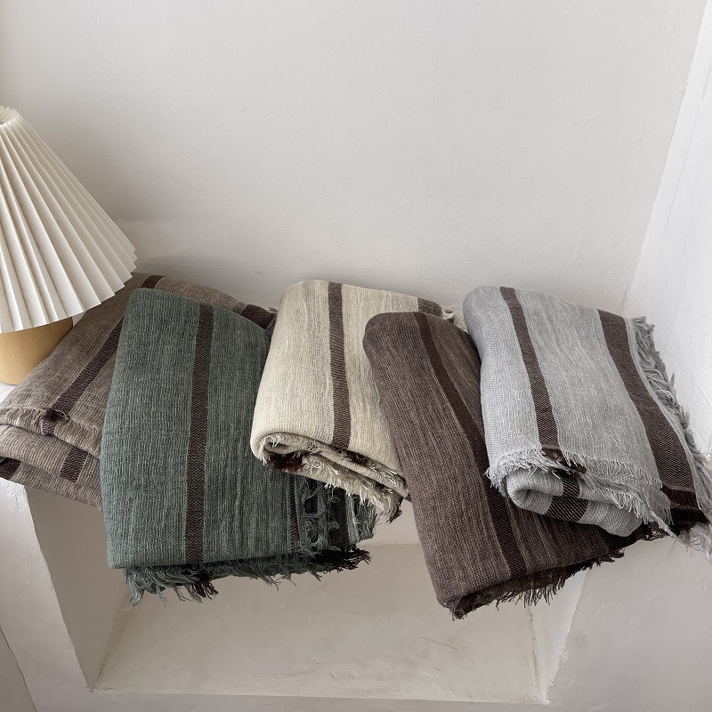 Japanese-style vintage cotton-linen scarf for women, simple and classic, versatile, artistic, British-style striped cotton silk scarf shawl for autumn