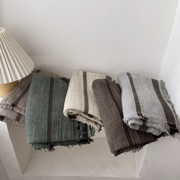 Japanese-style vintage cotton-linen scarf for women, simple and classic, versatile, artistic, British-style striped cotton silk scarf shawl for autumn
