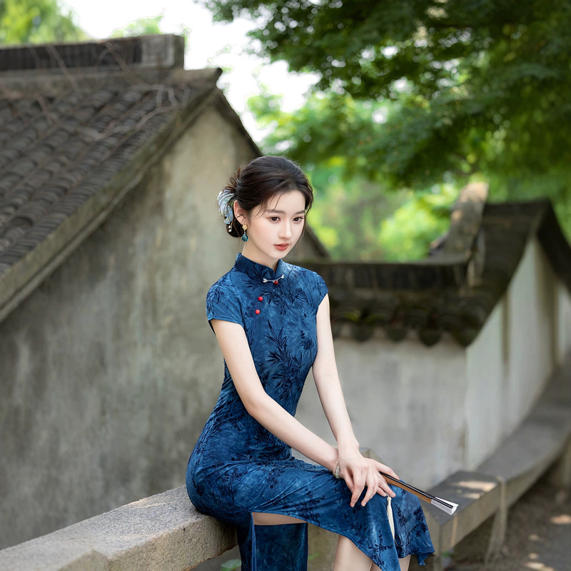 2026 New Model Young Women's Chinese Style Blue Old Shanghai Long Retro Slim Fit High-End Elegant Improved Cheongsam