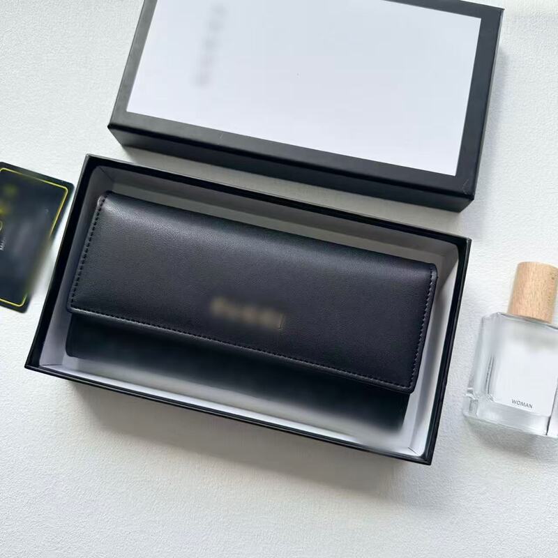 Gucci's new stylish high-end minimalist wallet is made of premium embossed cowhide with a first-class feel Gucci's new stylish high-end minimalist wallet is made of premium embossed cowhide with a first-class feel