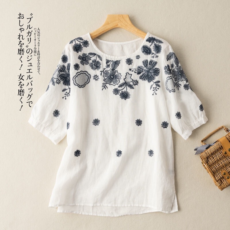 Spring and Summer New Artistic Retro Large Size Loose Round Neck Short-sleeved T-shirt Women's Embroidered Flower Shirt Top Women's Thin