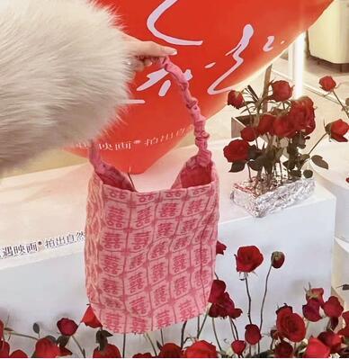 DM7Mネット赤結婚喜糖箱婚約プレゼント箱結婚式感お土産手提げ袋礼喜糖布袋|undefined