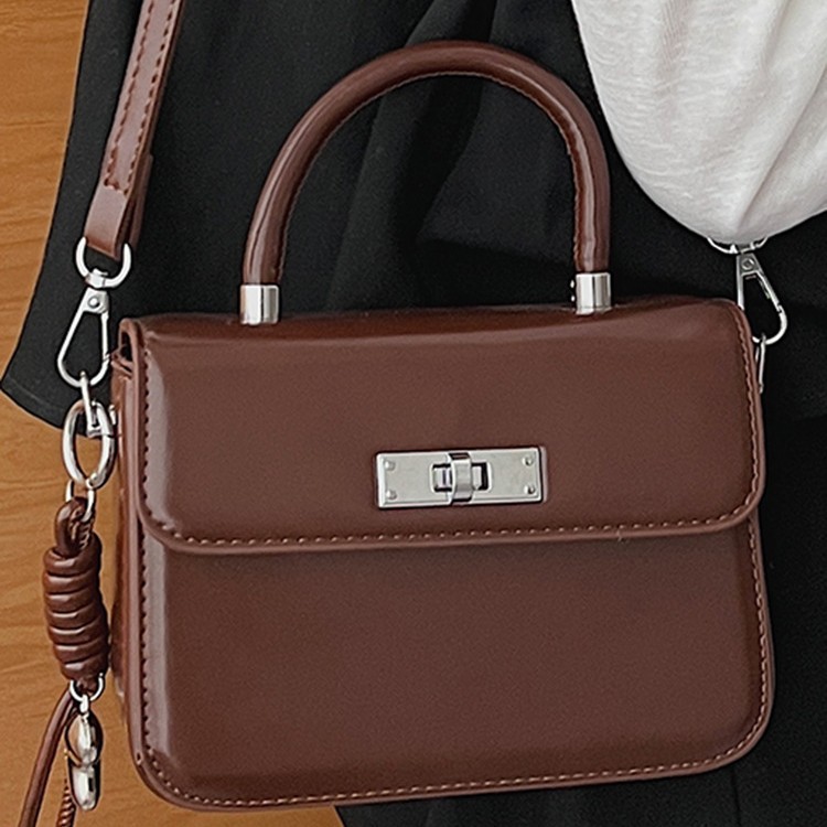 Bolsa de alto valor para mujeres 2026 primavera nuevo retro bolso de mochila diario estilo extranjero bolso de mano casual