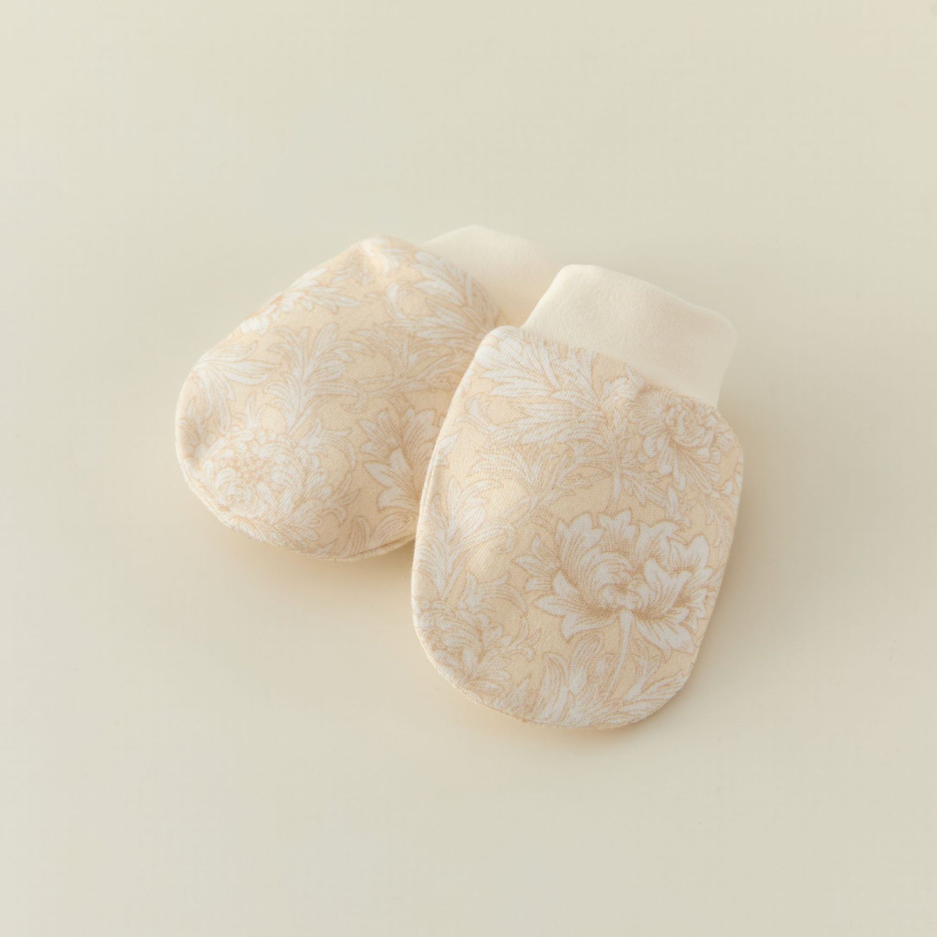 Newborn beauty gloves
