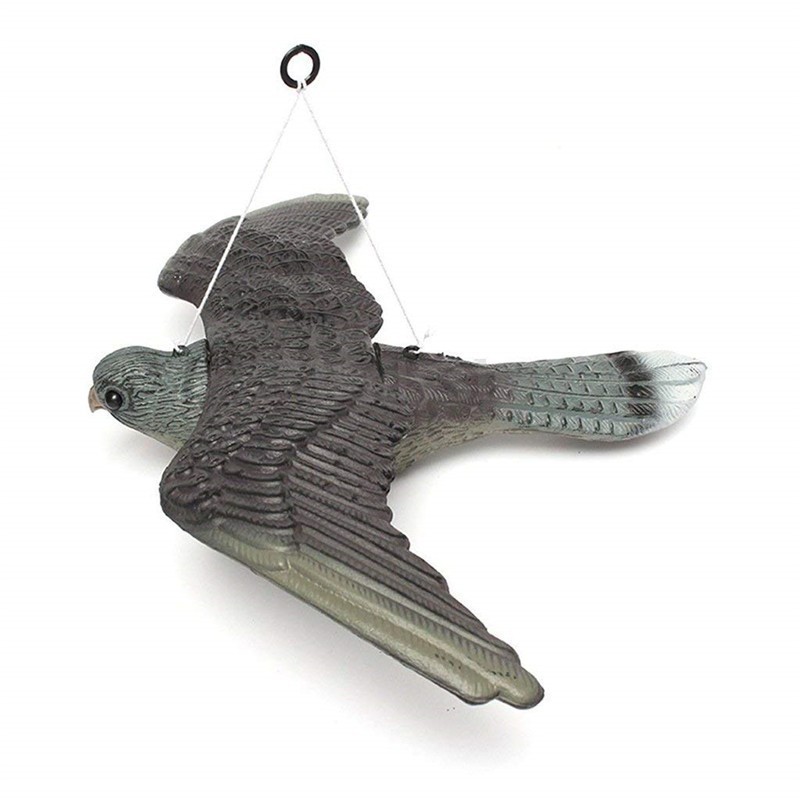 Amazon se especializa en decoraciones de aves, estatuas de aves realistas con cuerdas para colgar, artesanías de aves simuladas como águilas y adornos colgantes.