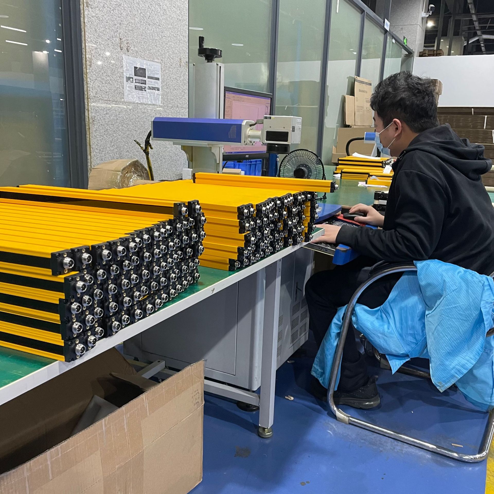 安全光栅光幕工厂生产车间 (19).JPG