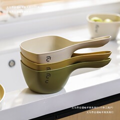 水ひしゃく、吊り下げ水ひしゃく、野菜を水やりするためのキッチン用プラスチック水ひしゃく、厚みのある大きな長柄、深くして壊れにくく、家庭用に使用できます。