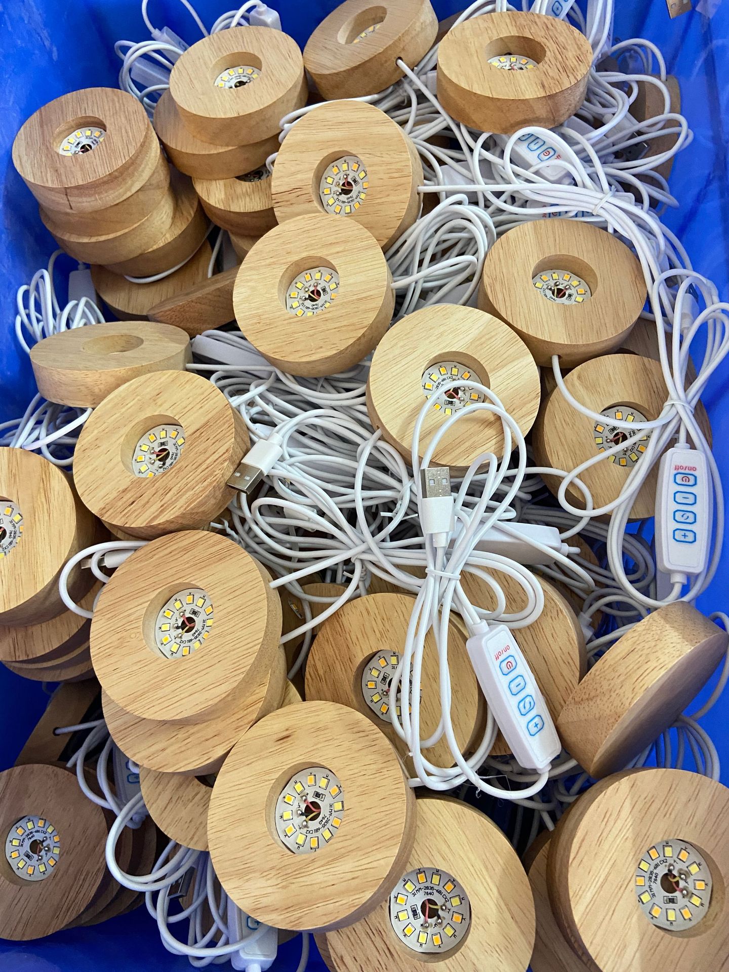 Kauçuk ahşap aydınlık kristal taban USB arayüzü 5V anahtarı aydınlık taban gece lambası masif ahşap yuvarlak lamba tutucu
