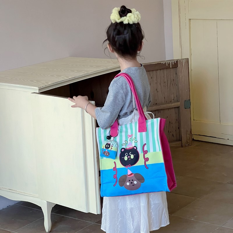 Caricatura de niños y niñas, bolsos de hombro de gran capacidad, bolsos de nicho de diseño, bolsos de mano nuevos lindos para niñas