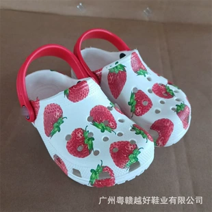 Кроксы с клубникой семейные закрытый нос пляжные