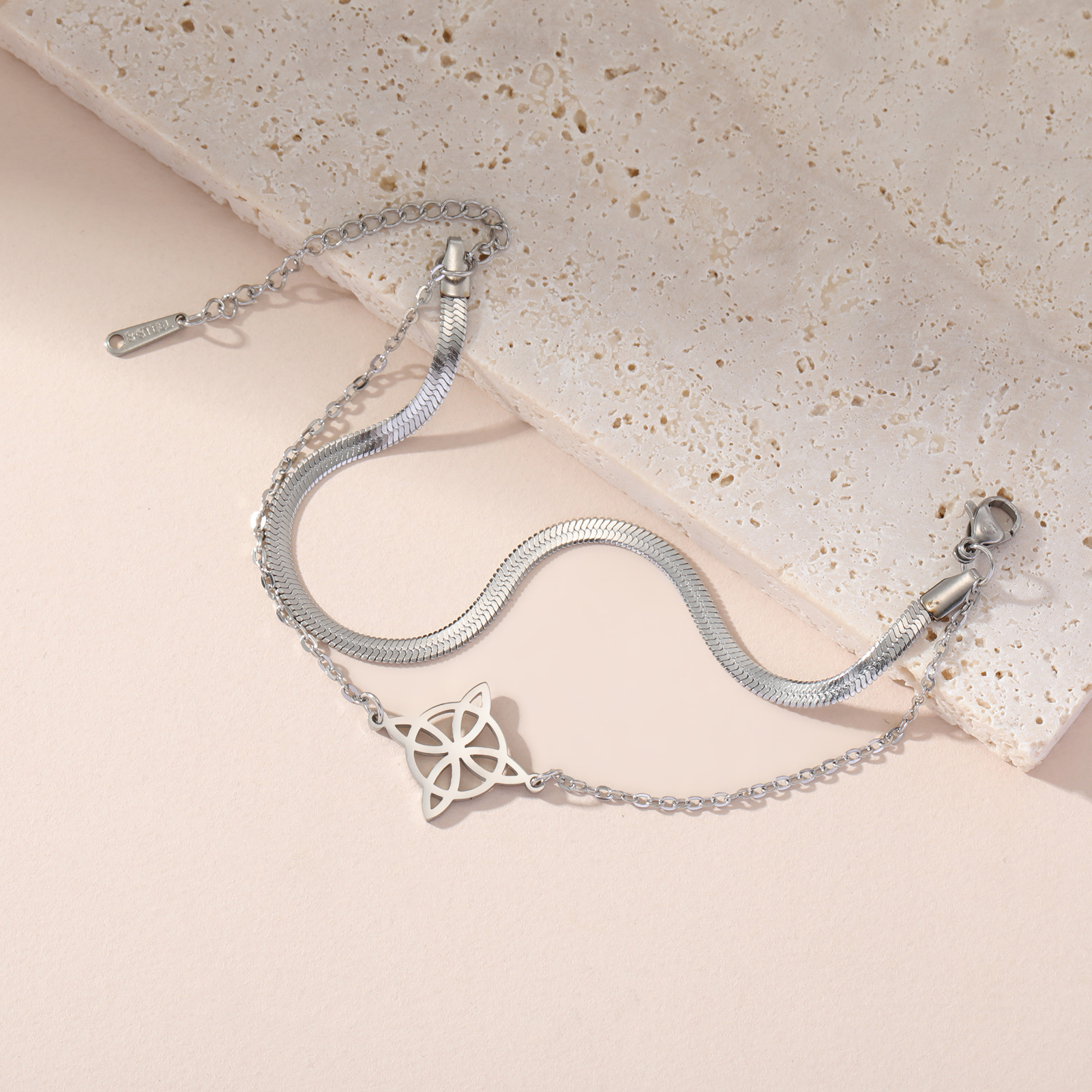 8g Weight Bracelets Classification 304 Stainless Steel Chain Material 1 Piece Quantity Holiday, Daily Occasion 304 Stainless Steel Material Witches Knot Pattern Women's Gender Plating Design Simple Style, Classic Style Style Simple Style Classic Style Witches Knot 304 Stainless Steel Bracelets In Bulk 2