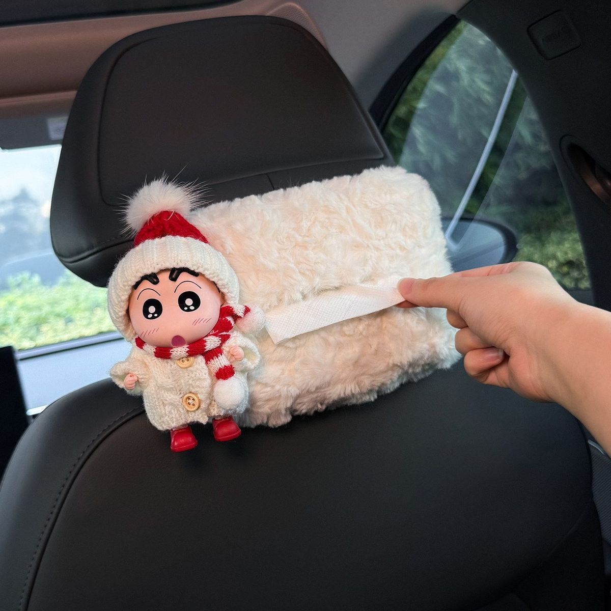 Crayon Shin-Chan Car Tissue Box, 2026 New Model, Rear Seat Headrest Hanging Type, High-End Feel, for Women